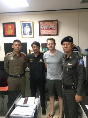 ศูนย์ TAC Lampang ร่วมกับตำรวจท่องเที่ยว ให้ความช่วยเหลือครอบครัวชาวอังกฤษ
