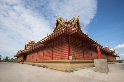 วัดป่าหนองชาด (Wat Pa Nongchad Temple)