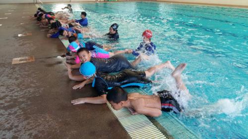 โครงการฝึกอบรมทักษะว่ายน้ำและการรับมือจากการจมน้ำสำหรับเยาวชน